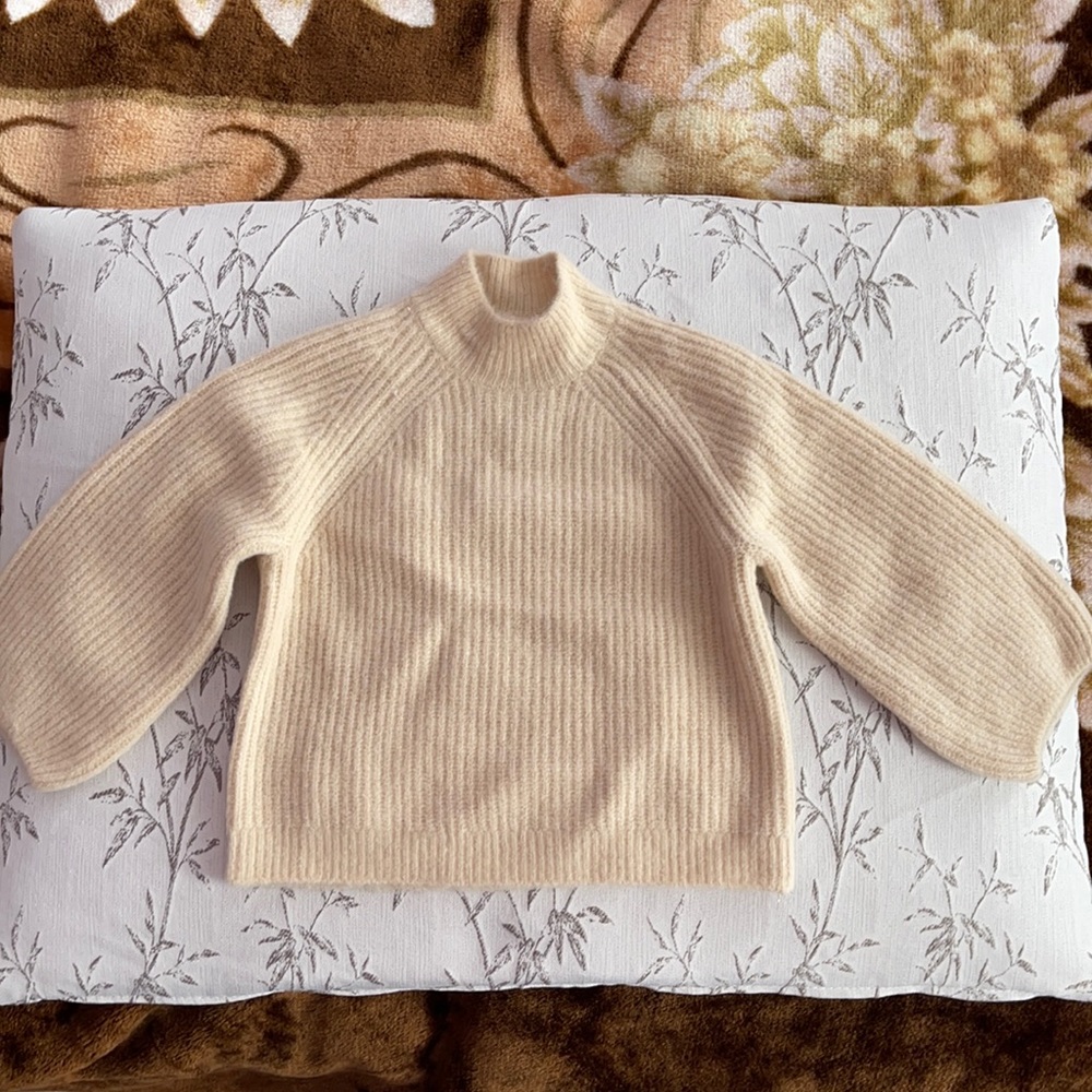 Baby sweater